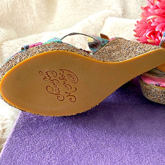Twice the Fun - Wedge Floral Sparkle Sandle Sz. 9 - Picture 14 of 14